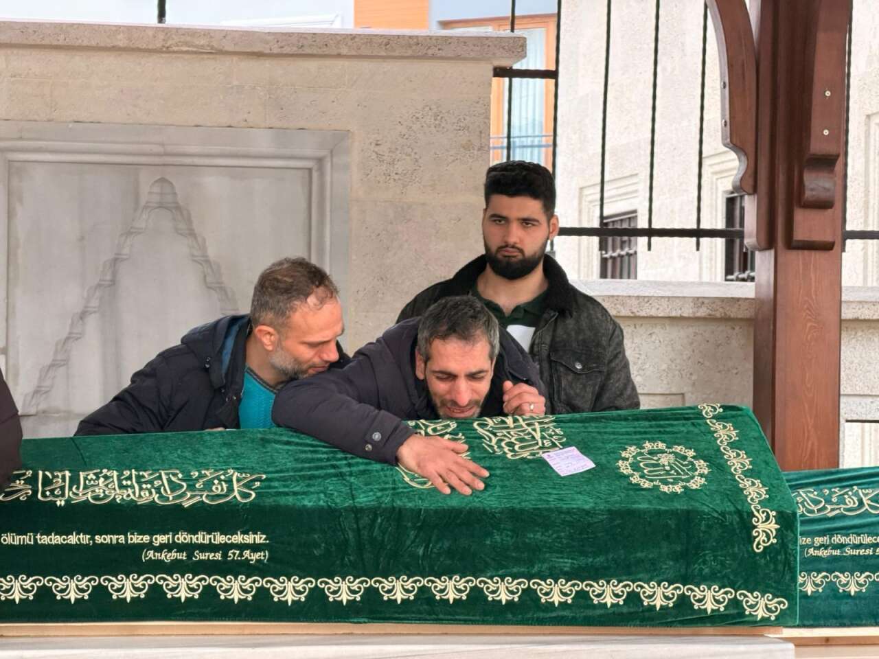 Bu acıya yürek dayanmaz! Küçük Tesnim’e Konyalı Camisinde yürek yakan veda 8